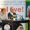 Andrej Kurkow - Als Gesprächspartner stand ihm Sergej Lochthofen zur Seite.Herbstlese-Programmchefin Monika Rettig begrüßte die Gäste der Lesung auch im Namen des Kooperationspartners, der Heinrich-Böll-Stiftung Thüringen.