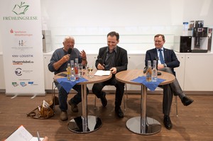Schriftsteller, Moderator, Politiker - die Herren Scherzer, Bernhard und Ramelow im Gespräch.