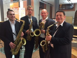 Vier Musiker, vier Saxophone.