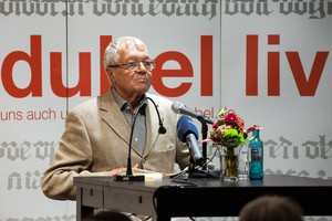 Rolf Schneider während der Lesung in der ausverkauften Buchhandlung Hugendubel. Foto: Uwe-Jens Igel