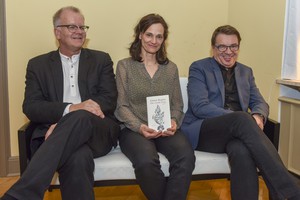 Thorsten Ahrend (links) und Torsten Unger stellten „Die zweite Frau“ vor. Katrin Heinke las daraus.