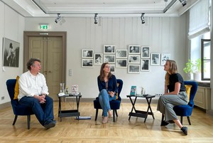 Franziska Schmidtke von der Ebert-Stiftung hatte in der „Literarischen Mittagspause“ Valerie Schönian und Ingo Schulze zu Gast.